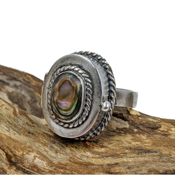 *SOLD* Taxco Abalone 925 Sterling poison ring - Picture 2 of 7